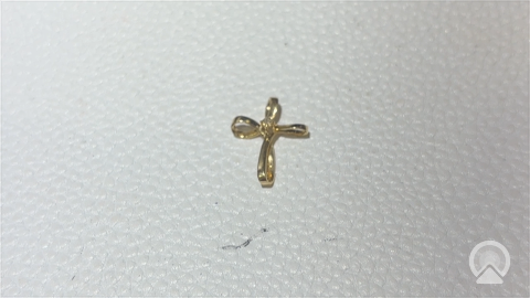 14K YELLOW CROSS PENDANT WITH DIAMOND  0.01 CT 0.8GR