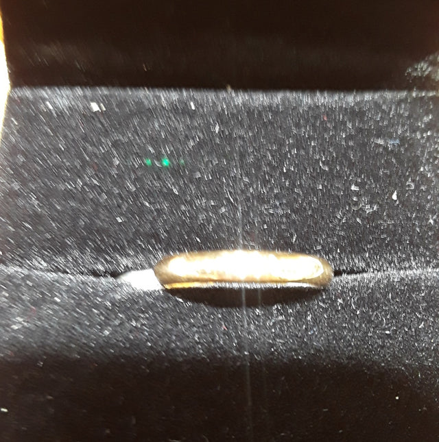 14K Yellow Size 6 WEDDING BAND RING Weight 1.9 GR