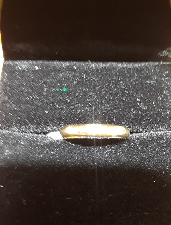 14K Yellow Size 6 WEDDING BAND RING Weight 1.9 GR
