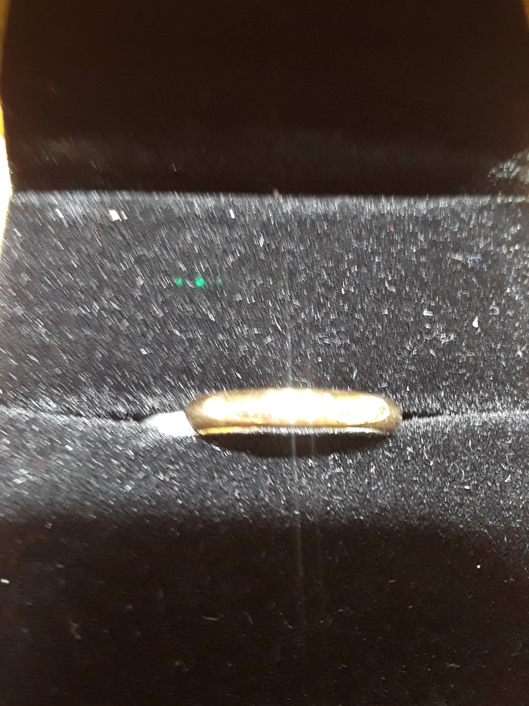 14K Yellow Size 6 WEDDING BAND RING Weight 1.9 GR