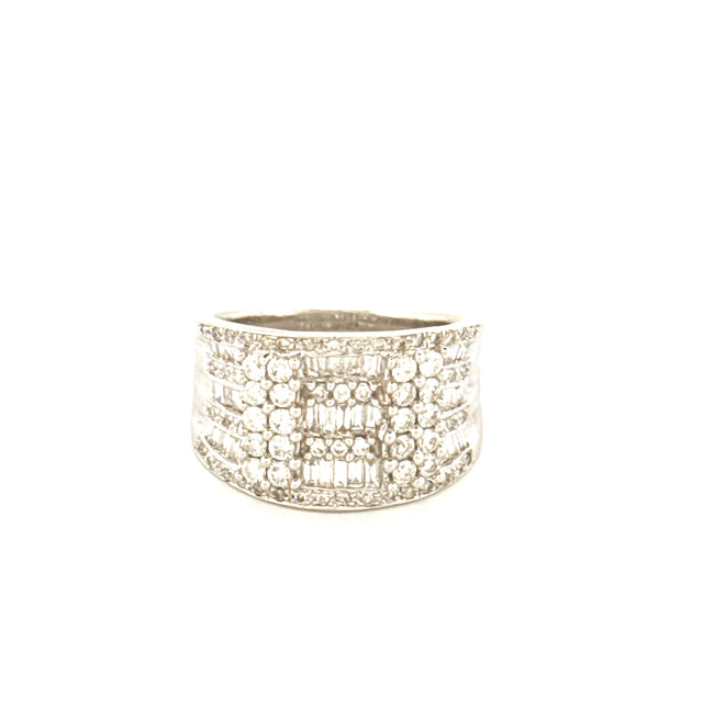 14k White Gold Women's Diamond Wedding Ring With Baguettes Size 7 Weight 9.2 gr