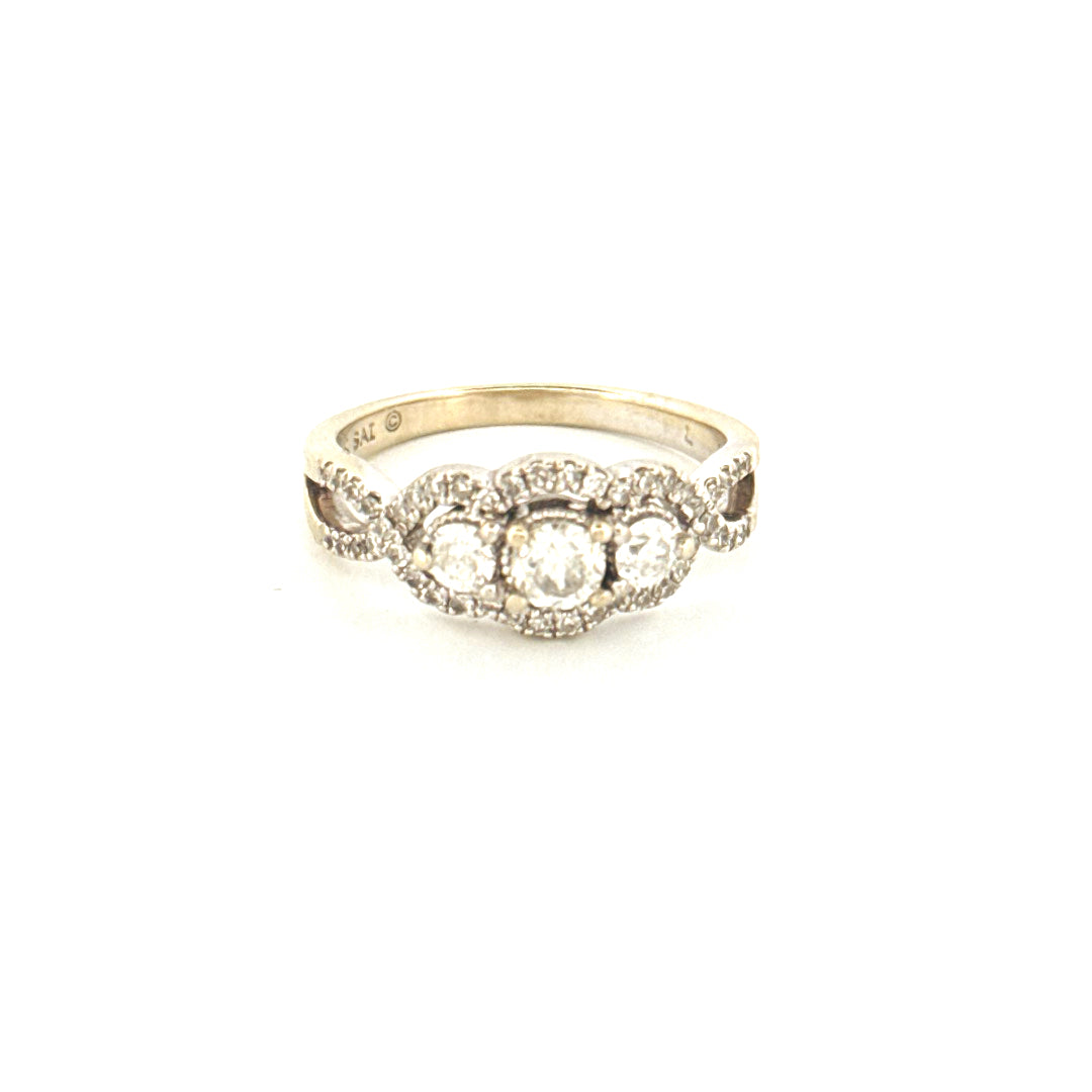 14k White Gold Women's Diamond Wedding Ring Size 7 Weight 3.7 gr