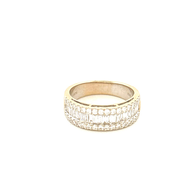 Anillo de boda de oro de dos tonos de 18k con diamantes, talla 7, peso 5,5 g