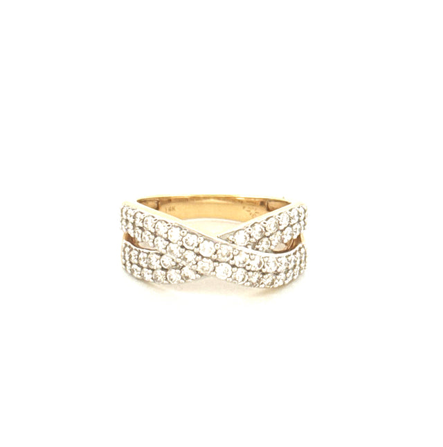 Anillo de mujer de oro amarillo de 14 quilates con diamantes de fantasía Talla 7 1/2 Peso 5.6GR