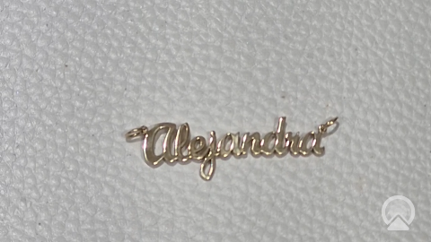 14K YELLOW NAME PENDANT 1.8GR
