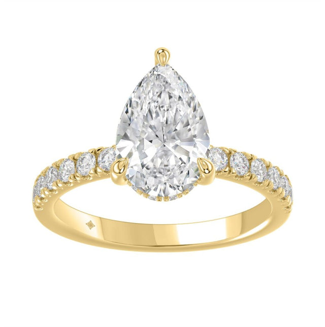 ANILLO DE ORO AMARILLO DE 14K CON DIAMANTES REDONDOS/DE PERA DE 3 1/2CT PARA MUJER (DIAMANTE CENTRAL DE PERA DE 3CT)